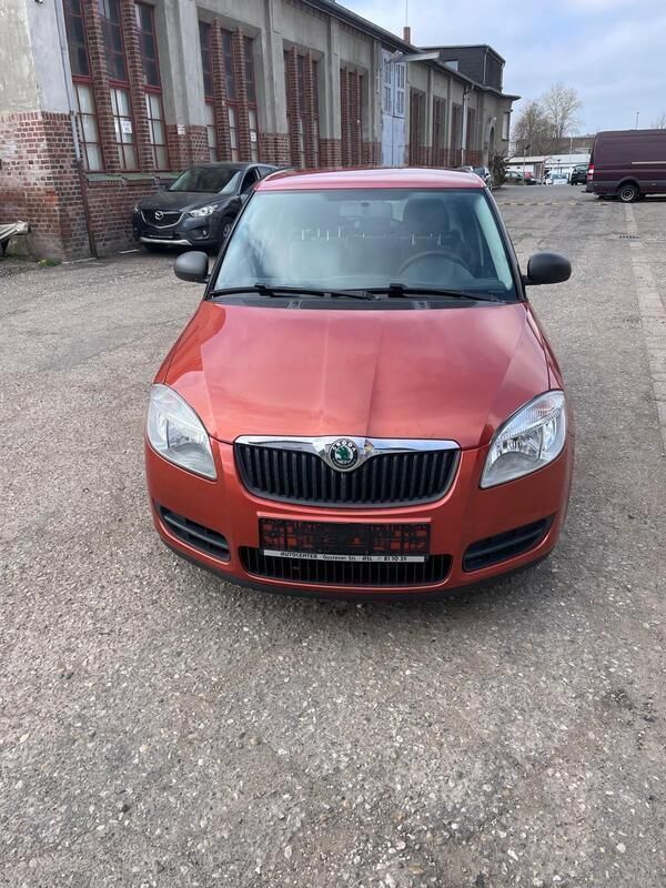 Orange Gebraucht 2010 Skoda Fabia Kleinwagen | 2.290 € (Guter Preis) - Bild 1/4