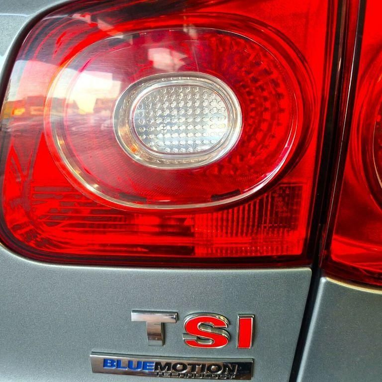 Grau Gebraucht 2010 VW Tiguan Trendline SUV | 4.400 € (Superpreis) - Bild 1/4