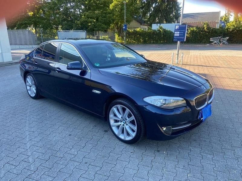 Blau Gebraucht 2012 BMW 525 Limousine | 13.700 € (Guter Preis) - Bild 1/4