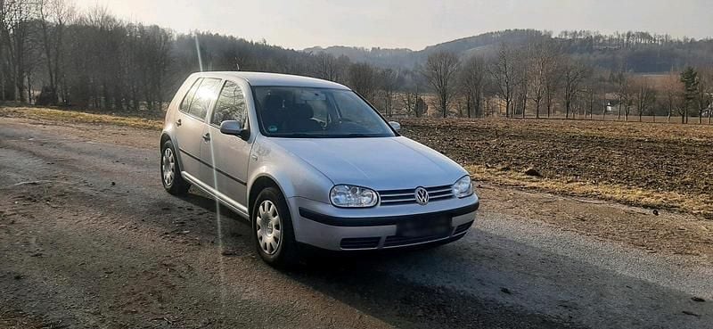 Gebraucht VW Golf IV 75 PS (55 kW) 2001 Silber Kleinwagen