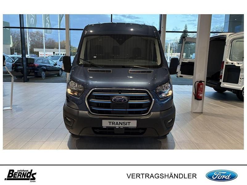 Używany Ford E-Transit Trend 135 kW (184 KM) 2022 Niebieski Van