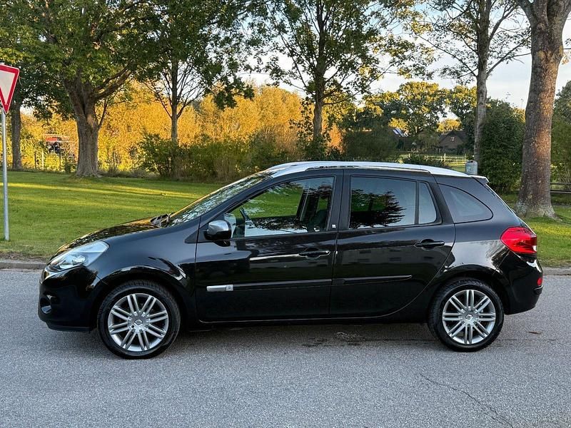 Schwarz Gebraucht 2011 Renault Clio GrandTour Night&Day Kombi | 4.999 € - Bild 1/4