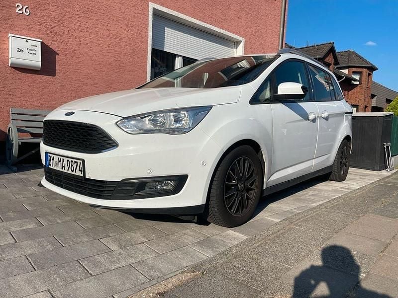Schwarz Gebraucht 2016 Ford Grand C-Max Titanium Van / Kleinbus | 5.700 € (Fairer Preis) - Bild 1/4