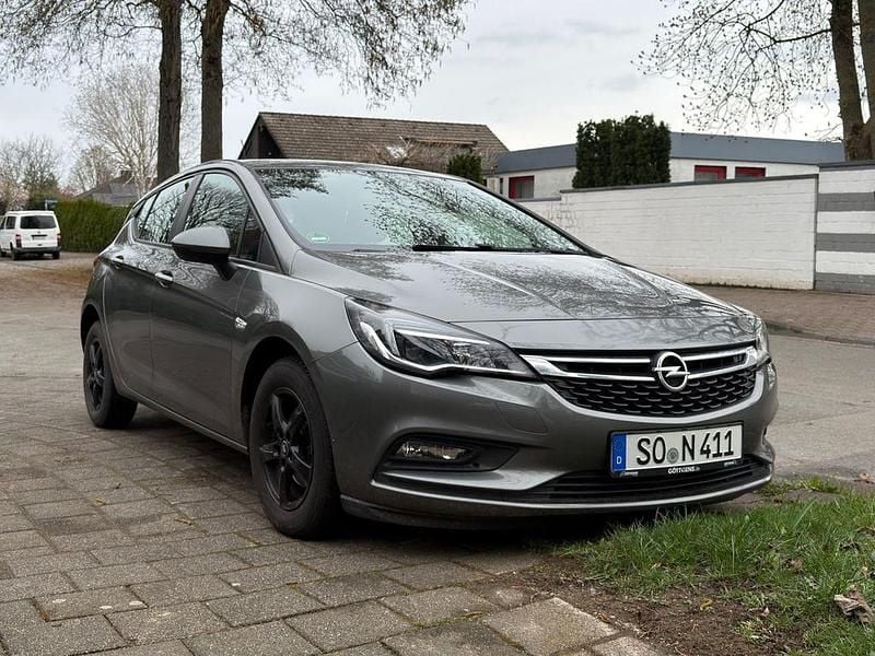 Gebraucht Opel Astra S 105 PS (77 kW) 2019 Grau Limousine
