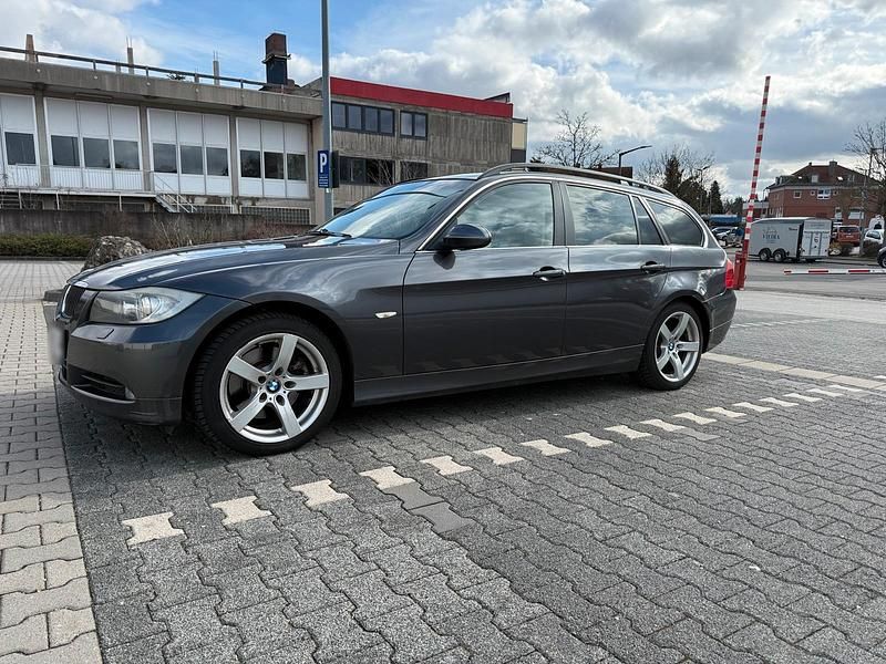 Gebraucht BMW 325 218 PS (160 kW) 2007 Grau Kombi