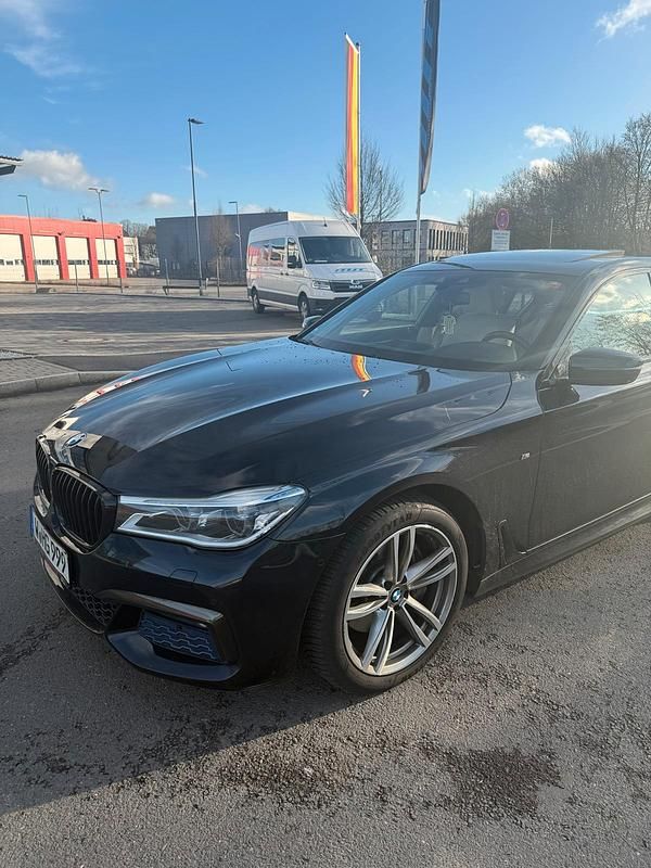Gebraucht BMW 730 M Sport 265 PS (194 kW) 2017 Blau Limousine
