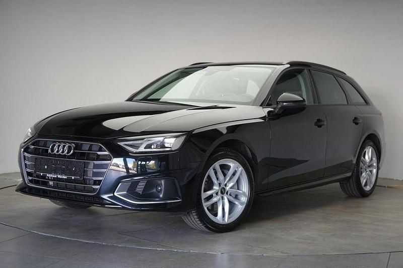 Second-hand Audi A4 Advanced 204 CP (150 kW) 2022 Negru Berlinǎ