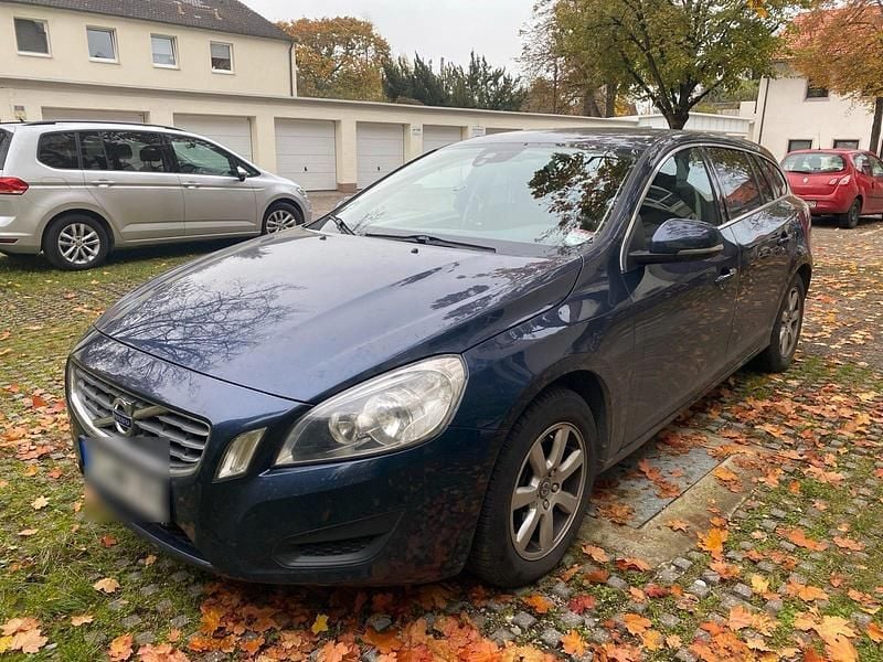 Blau Gebraucht 2011 Volvo V60 Kombi | 8.490 € (Fairer Preis) - Bild 1/4