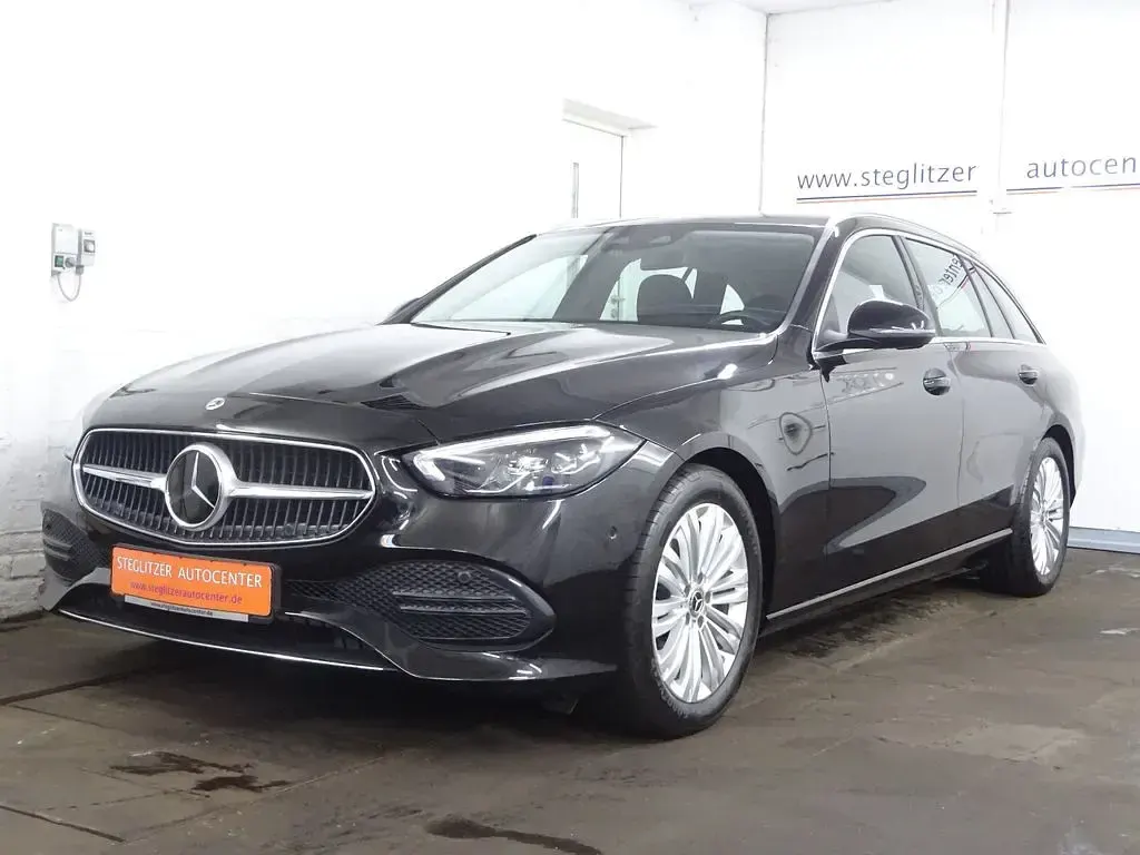 Gebraucht Mercedes C180 Avantgarde 170 PS (125 kW) 2022 Schwarz Limousine