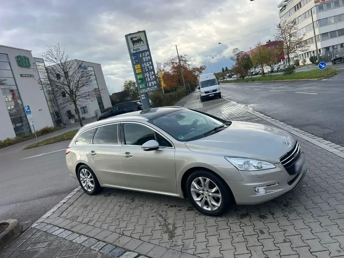 Gebraucht Peugeot 508 SW Active 156 PS (114 kW) 2012 Grau Kombi