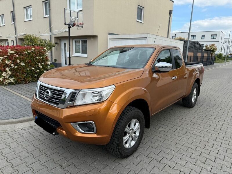 Orange Gebraucht 2016 Nissan Navara Abholung | 16.900 € - Bild 1/4