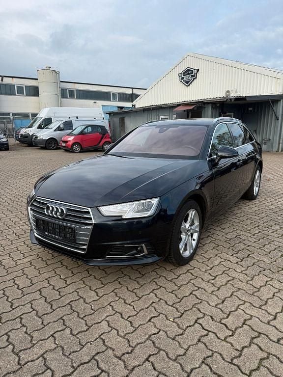 Blau Gebraucht 2017 Audi A4 Sport Kombi | 10.999 € (Guter Preis) - Bild 1/4