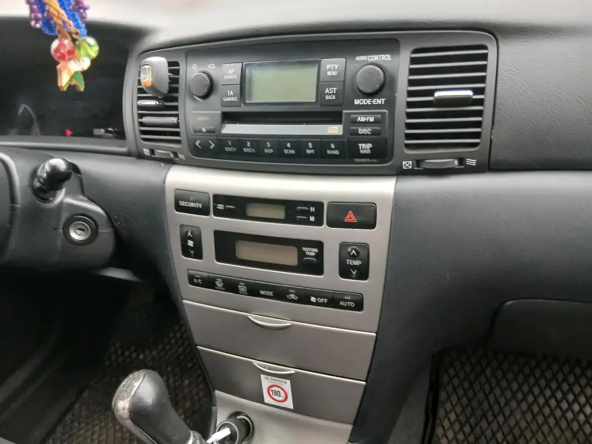 Gebraucht Toyota Corolla 96 PS (70 kW) 2003 Silber Limousine