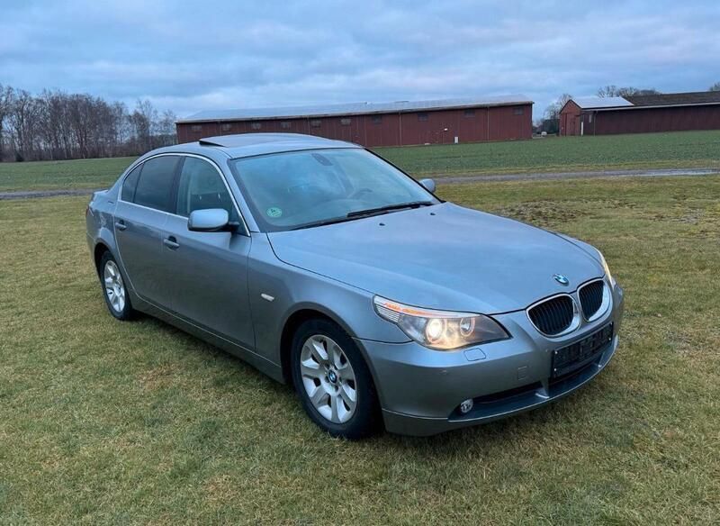 Grau Gebraucht 2004 BMW 520 Limousine | 5.800 € (Fairer Preis) - Bild 1/4