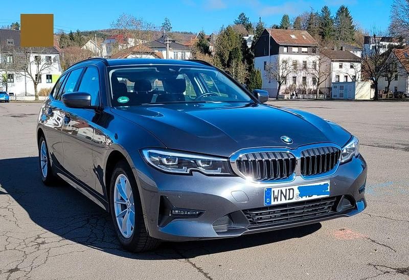 Gebraucht BMW 318 Advantage 150 PS (110 kW) 2020 Grau Kombi