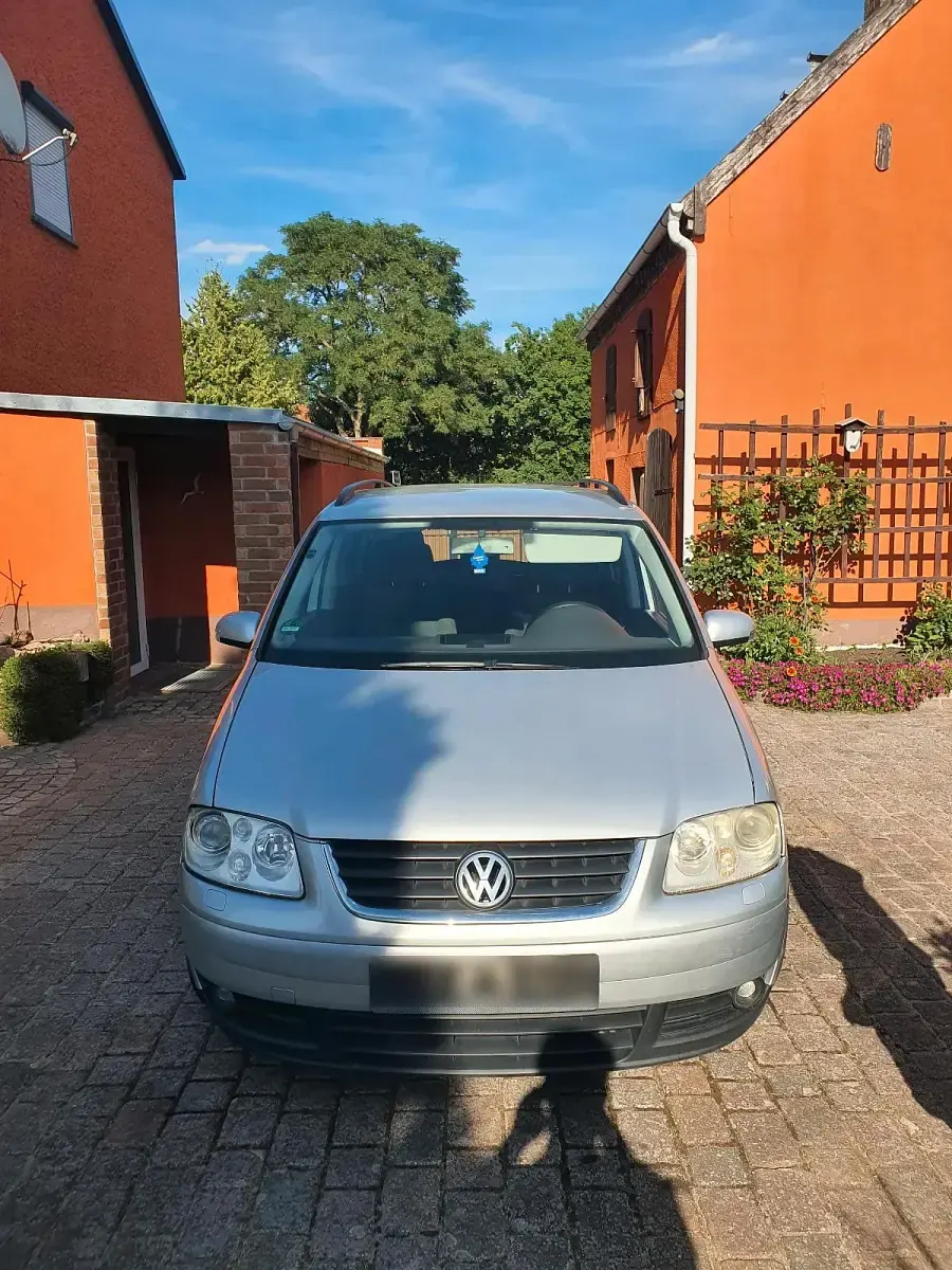 Gebraucht VW Touran 105 PS (77 kW) 2005 Silber Van / Kleinbus