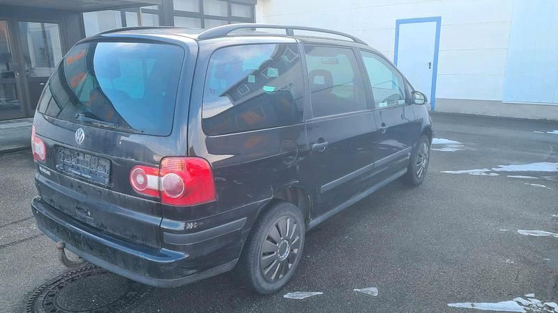 Gebraucht VW Sharan 115 PS (84 kW) 2005 Schwarz Van / Kleinbus