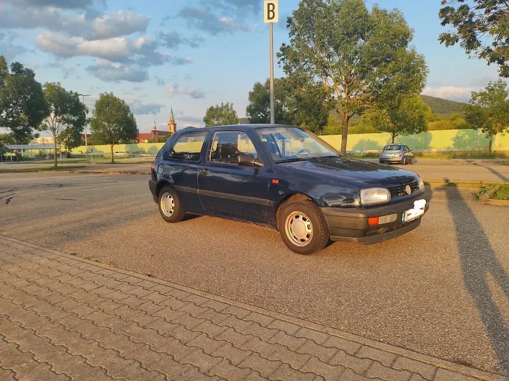 Second-hand VW Golf III 60 CP (44 kW) 1992 Albastru Hatchback