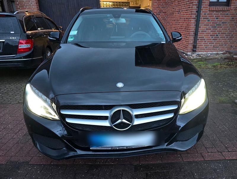 Gebraucht Mercedes C220 170 PS (125 kW) 2014 Schwarz Kombi
