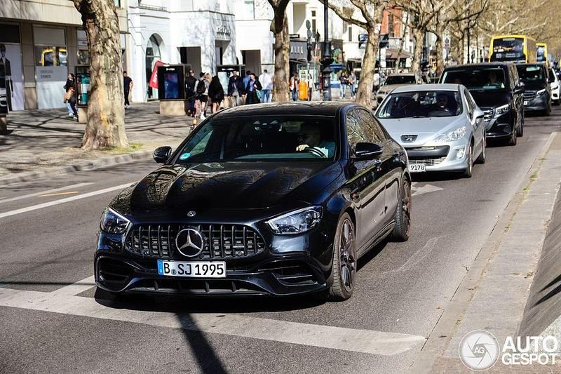 Schwarz Gebraucht 2020 Mercedes E63S AMG Limousine | 68.000 € (Teuer) - Bild 1/4