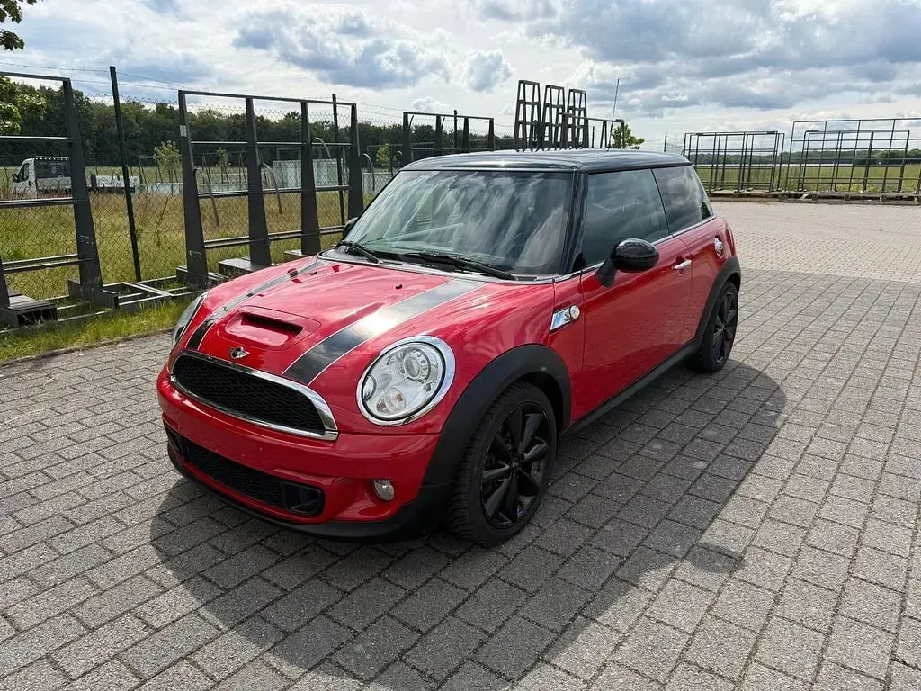 Używany Mini Cooper S 184 KM (135 kW) 2010 Czerwony Hatchback