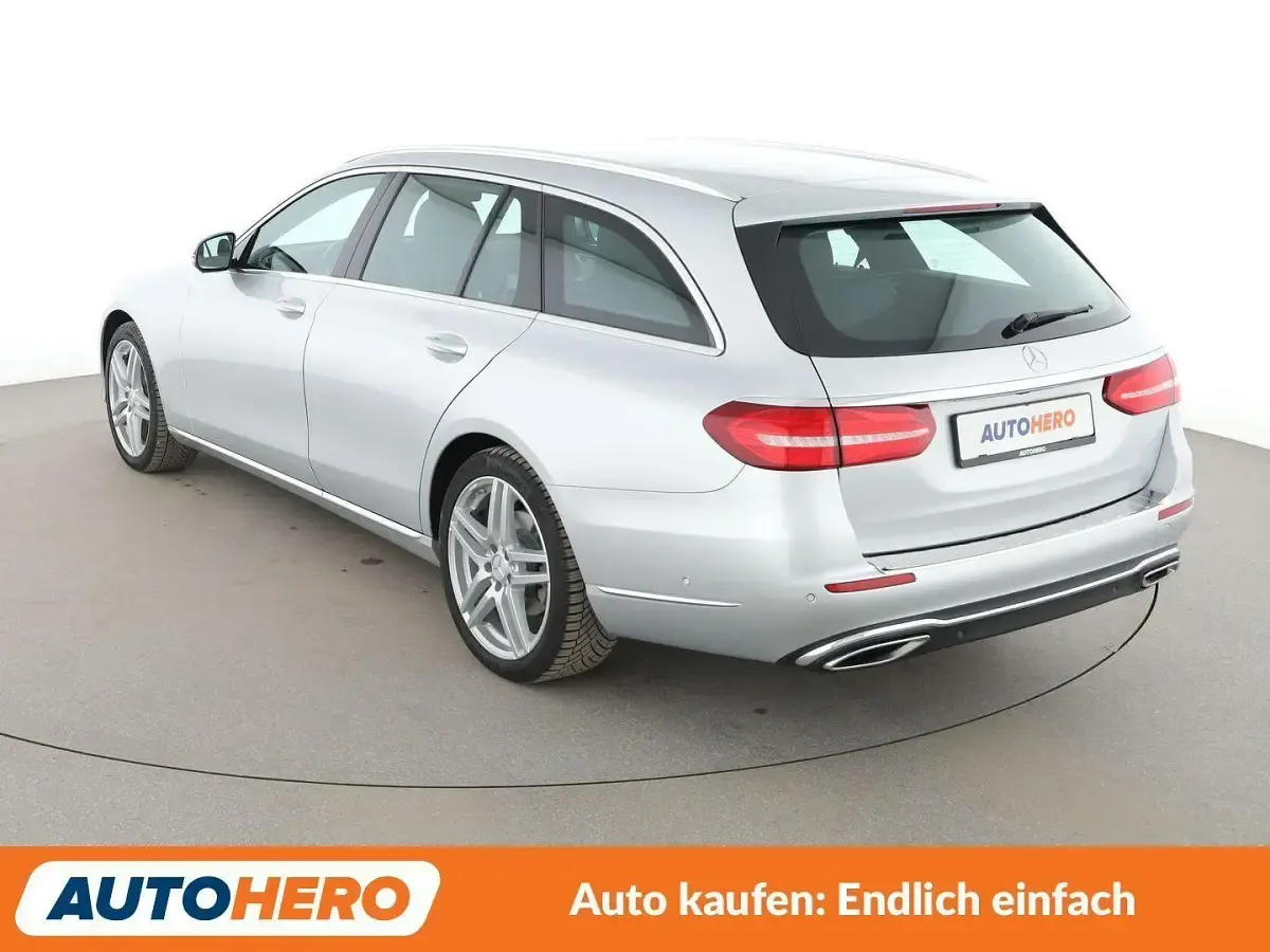 Usado Mercedes E220 Exclusive 194 CV (142 kW) 2018 Plateado Familiar