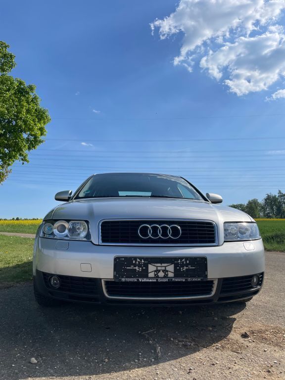 Silber Gebraucht 2002 Audi A4 Limousine | 2.800 € (Fairer Preis) - Bild 1/4