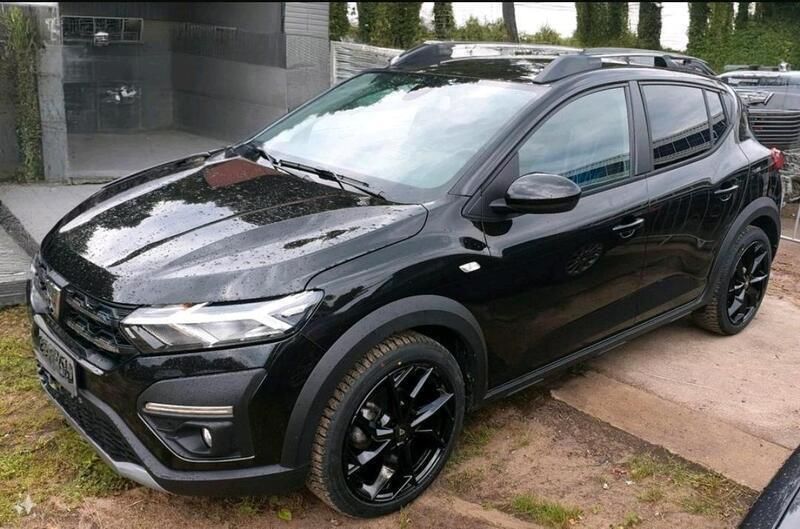 Schwarz Gebraucht 2021 Dacia Sandero Stepway Kleinwagen | 11.000 € (Guter Preis) - Bild 1/4