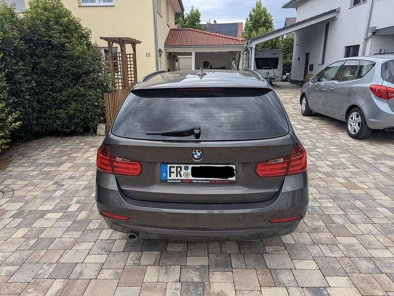 Gebraucht BMW 318 143 PS (105 kW) 2014 Braun Kombi