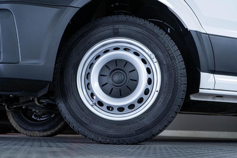 Neu VW Crafter 140 PS (102 kW) 2026 Candyweiß Van