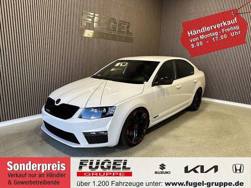 Candyweiss Gebraucht 2015 Skoda Octavia RS Limousine | 10.429 € - Bild 1/4