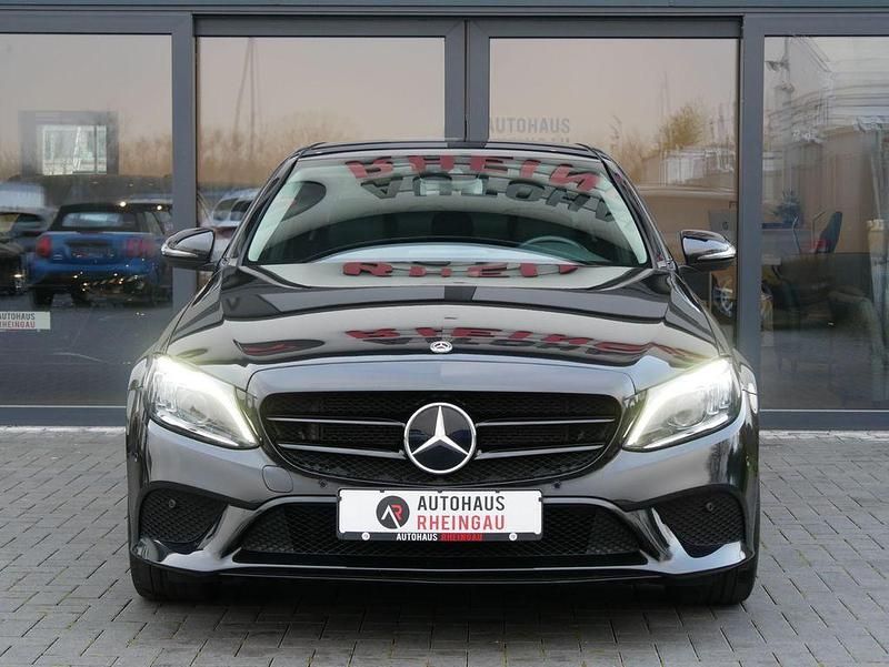 Gebraucht Mercedes C180 Avantgarde 156 PS (114 kW) 2019 Obsidianschwarz  metalliclack Limousine