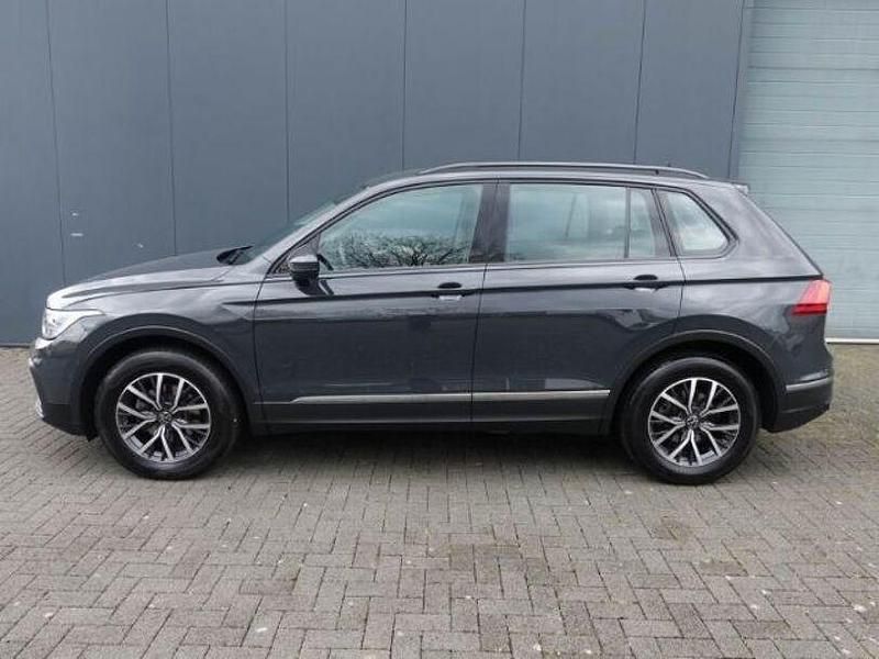 Gebraucht VW Tiguan Life 150 PS (110 kW) 2024 Grau SUV