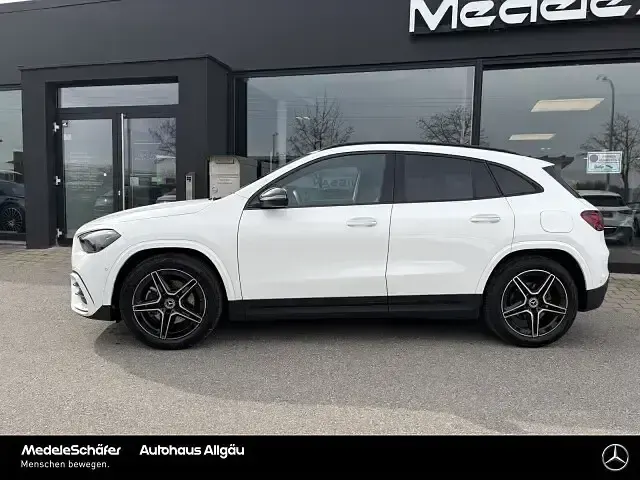 Gebraucht Mercedes GLA200 AMG 163 PS (119 kW) 2025 Weiß SUV