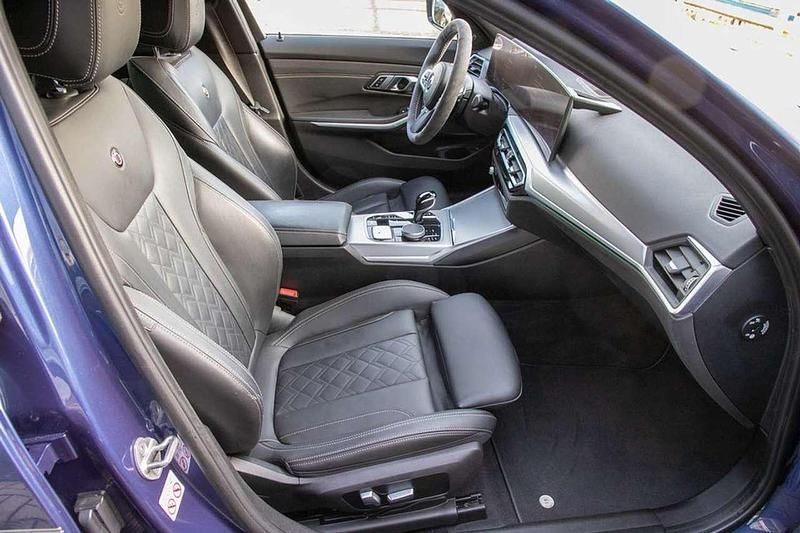 Gebraucht Alpina B3 495 PS (364 kW) 2023 Sonderlackierung alpina blau Kombi