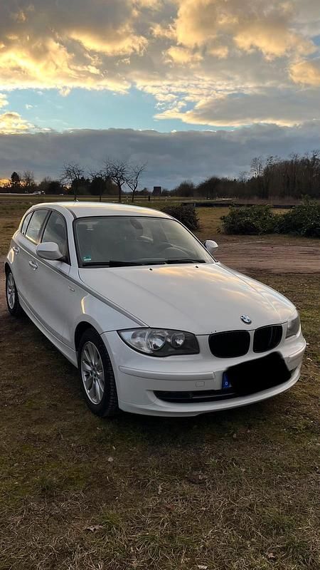 Gebraucht BMW 116 115 PS (84 kW) 2010 Weiß Kleinwagen