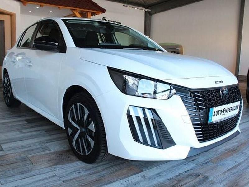 Gebraucht Peugeot 208 Active 101 PS (74 kW) 2024 Weiß Kleinwagen