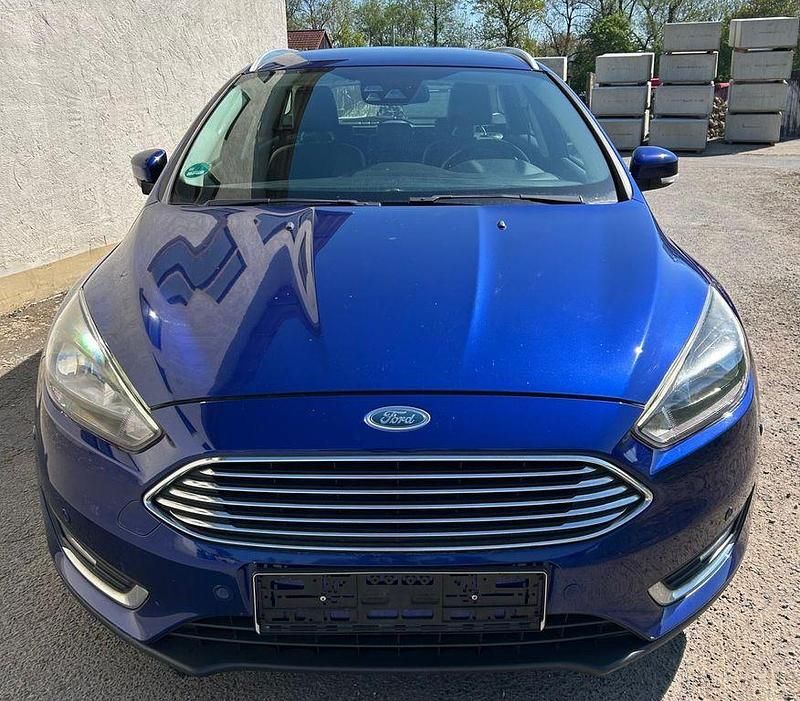Używany Ford Focus Titanium 120 KM (88 kW) 2017 Niebieski Sedan/Limuzyna