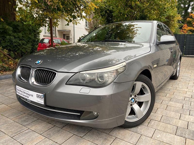 Gebraucht BMW 523 Advantage 190 PS (139 kW) 2009 Grau Limousine