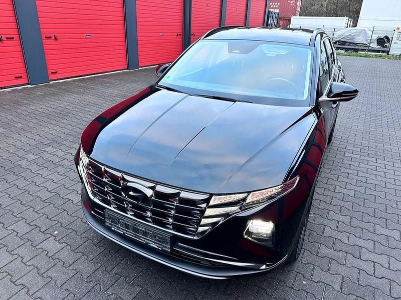 Schwarz Gebraucht 2022 Hyundai Tucson Basis SUV | 24.599 € (Superpreis) - Bild 1/4