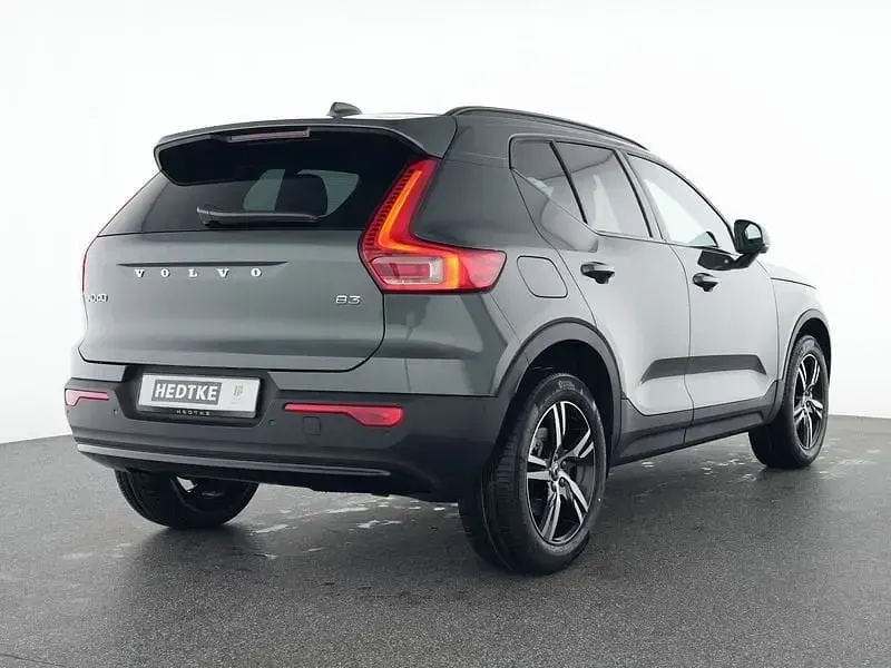 Gebraucht Volvo XC40 Ultra 163 PS (119 kW) 2025 Crystal white SUV
