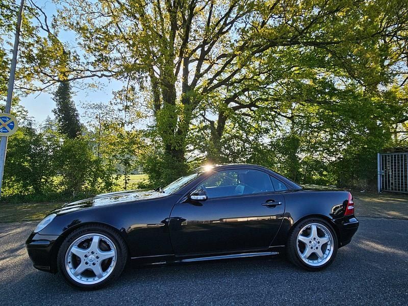 Schwarz Gebraucht 2000 Mercedes 200 Cabrio | 9.950 € - Bild 1/4