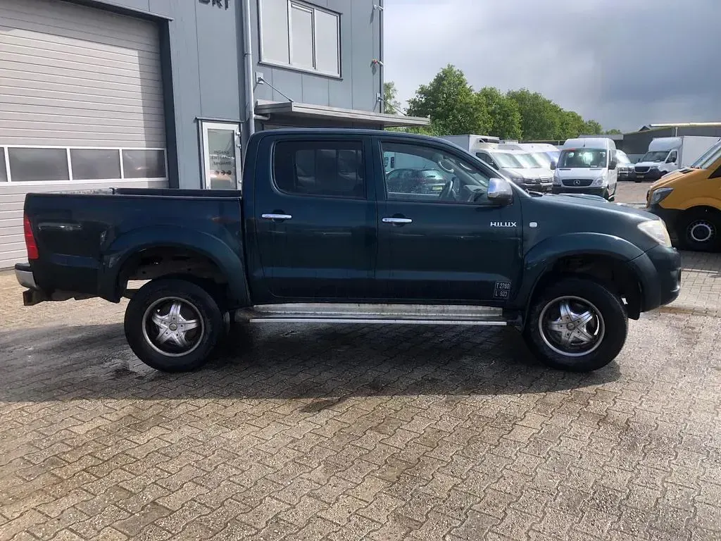 Gebraucht Toyota HiLux 171 PS (125 kW) 2010 Grün Pickup
