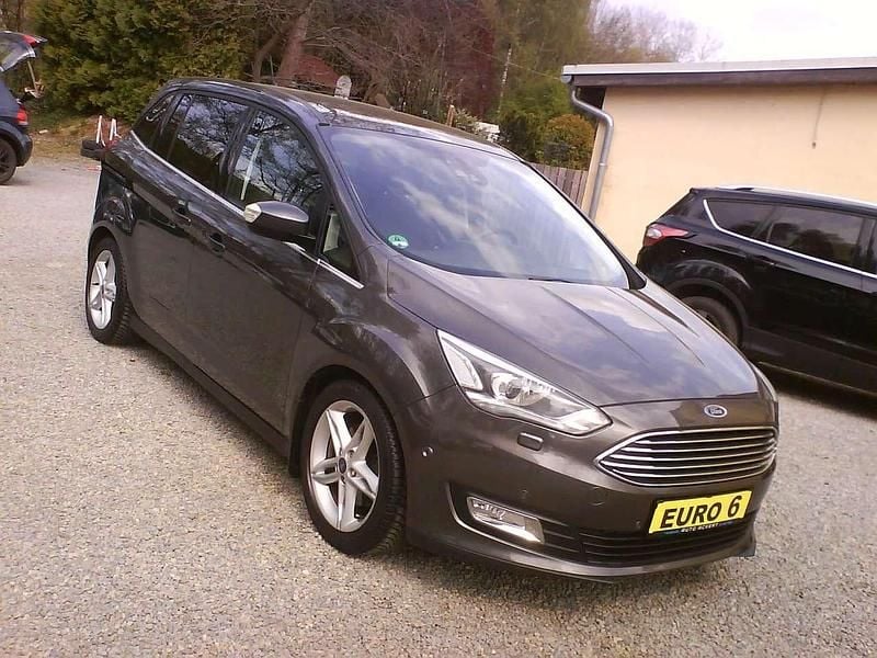 Gebraucht Ford Grand C-Max Titanium 170 PS (125 kW) 2019 Magneticgrau (metallic) Van / Kleinbus