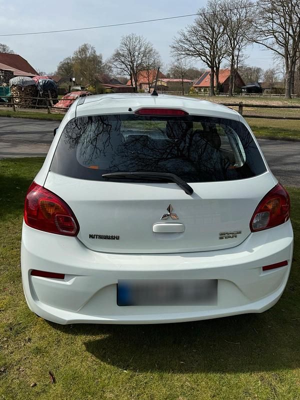 Gebraucht Mitsubishi Space Star 71 PS (52 kW) 2018 Weiß Kleinwagen