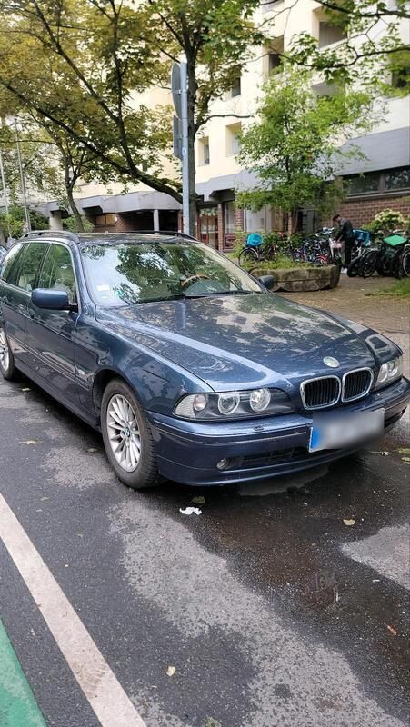 Blau Gebraucht 2003 BMW 530 Limousine | 2.900 € (Superpreis) - Bild 1/4