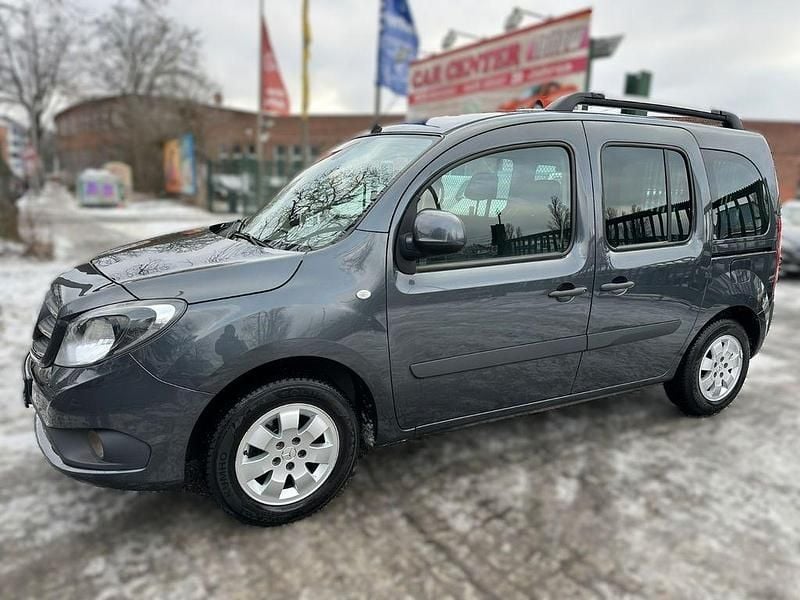 Grau Gebraucht 2018 Mercedes Citan 112 Kombi | 12.950 € (Fairer Preis) - Bild 1/4