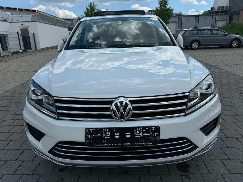 Gebraucht VW Touareg Terrain Tech 262 PS (192 kW) 2015 Weiß SUV