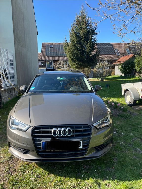 Andere außenfarben Gebraucht 2014 Audi A3 Ambiente Limousine | 18.299 € - Bild 1/4