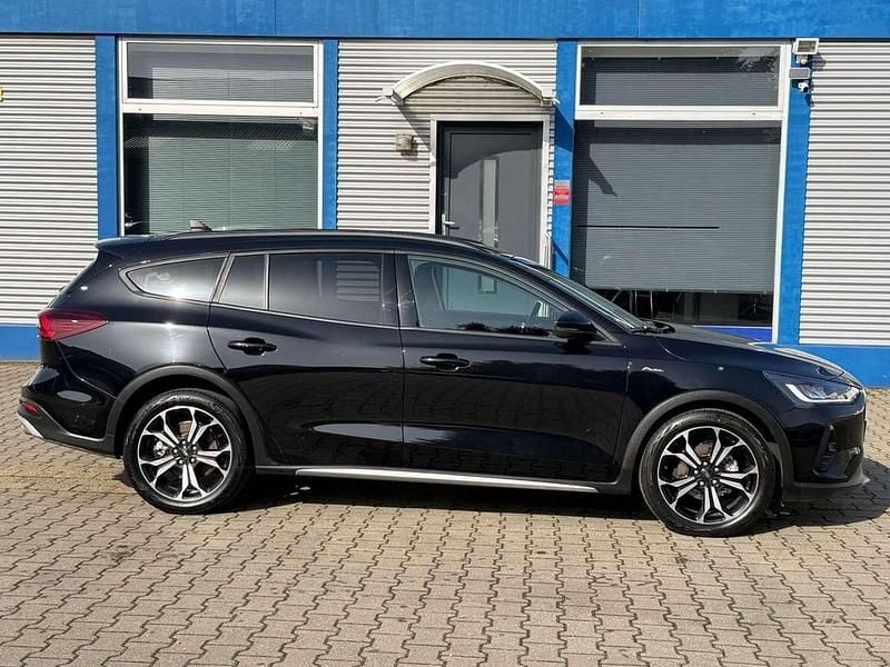Usata Ford Focus Active 155 CV (114 kW) 2022 Nero Station wagon